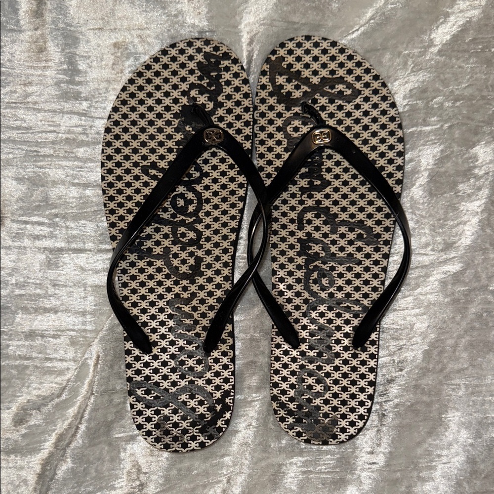 Stylish Sam Edelman Black Flip-Flops